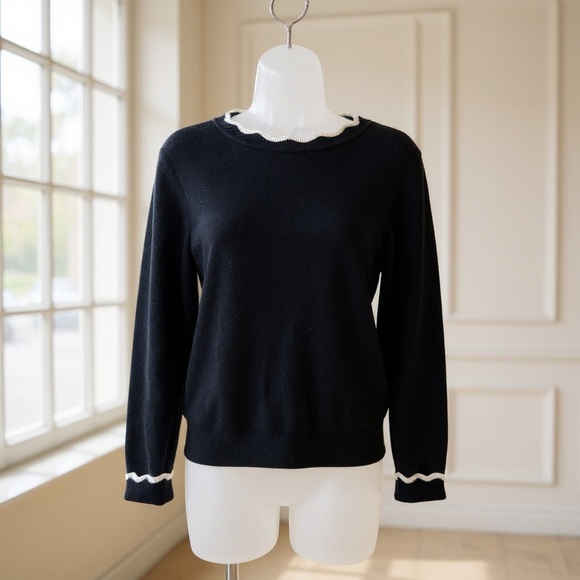 H&M Black Sweater with White Scalloped Trim - Picture 3 of 4